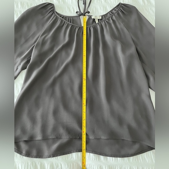 JOIE Grey Silk Flowy Boho Blouse Tie Neck Low Scoop Neck Relaxed Fit High Low - Picture 11 of 13